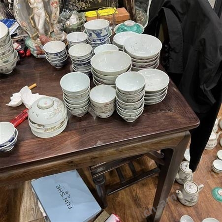 古董瓷器回收 旧物堂回收老瓷器盘子杯子粉彩碗 保密回收当面付款